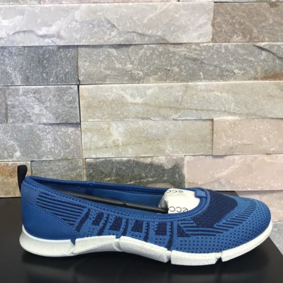 ECCO Women's Intrinsic Karma Flat - Picture 3 of 3